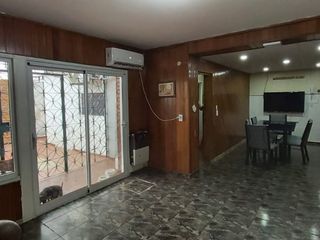 Foto 4 de Amplia Casa en VENTA, Barrio Suarez
