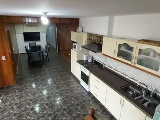 Foto 5 de Amplia Casa en VENTA, Barrio Suarez