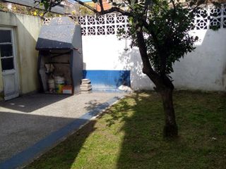 Casa de 3amb con cochera y patio con espacio verde - Villa Dominico