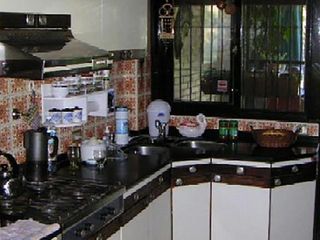 Foto 2 de CASA EN VENTA 5 AMBIENTES, 2 PLANTAS- QUILMES