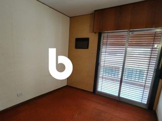Foto 10 de CHALET CENTRICO EN CARLOS PELLEGRINI  GRAL RODRIGUEZ