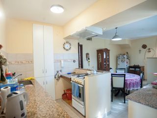 Piso en VENTA  3/4 dormitorios + cochera