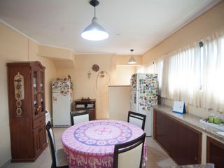 Piso en VENTA  3/4 dormitorios + cochera