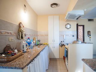 Piso en VENTA  3/4 dormitorios + cochera