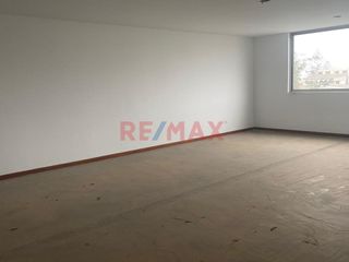 Foto 6 de Esquina con López de Ayala en San Borja 

El inmueble es perfecto para ser usado como academia, instituto o cualquier centro de estudios.  Se alquil