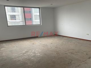 Foto 16 de Esquina con López de Ayala en San Borja 

El inmueble es perfecto para ser usado como academia, instituto o cualquier centro de estudios.  Se alquil