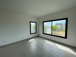 Foto 19 de Casa en venta en Belen de Escobar