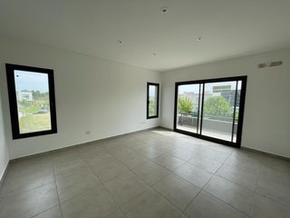 Foto 25 de Casa en venta en Belen de Escobar
