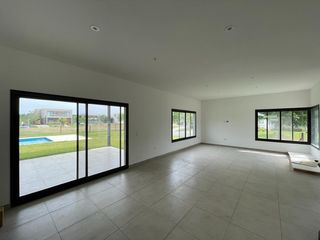 Foto 10 de Casa en venta en Belen de Escobar