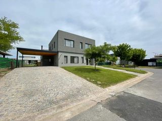 Foto 1 de Casa en venta en Belen de Escobar