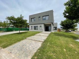 Foto 3 de Casa en venta en Belen de Escobar