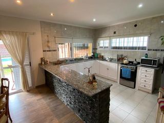 Foto 3 de Casa - Lobos