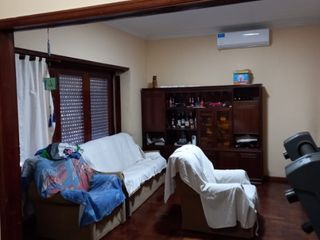 Chalet en venta en Bernal Oeste