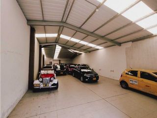 Foto 9 de LOCAL DE 280 M2 EN ARRIENDO