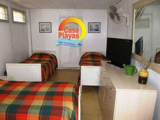 Foto 18 de Casa de Alquiler en Playas con piscina para 16 personas