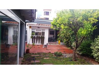 Foto 4 de Chalet 3 ambientes con dependencia. Parque y Quincho. Barrio Don Bosco