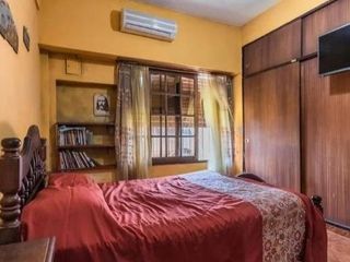 Casa en venta - 4 Dormitorios 2 Baños - Cocheras - 300Mts2 - La Matanza
