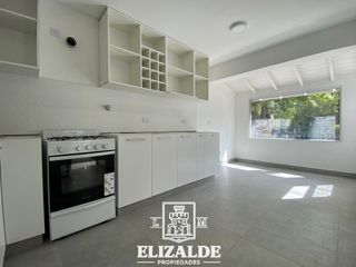 Gervasio Posadas  al 2800 - Triplex tipo Casa Reciclado Impecable - Venta - San Isidro