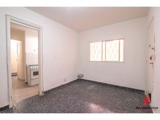 PH 2 AMBIENTES CON PATIO CNEL. J GORDILLO 2100, VERSALLES, CABA. VENTA
