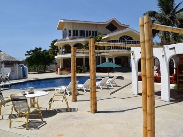 Se Alquila Villa Frente al Mar en Salinas
