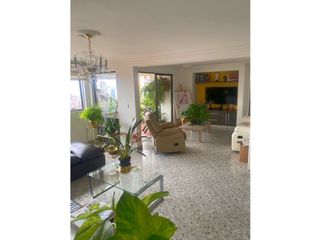 Venta Apartamento El Poblado Arriba Avenida en  Loma de Televida