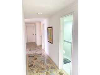 Venta Apartamento El Poblado Arriba Avenida en  Loma de Televida