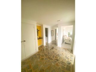 Venta Apartamento El Poblado Arriba Avenida en  Loma de Televida