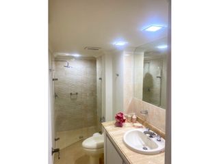 Venta Apartamento El Poblado Arriba Avenida en  Loma de Televida