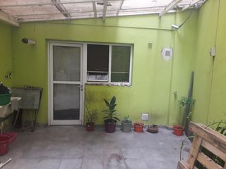 venta de depto de 3 ambientes   c/ patio  y balcon