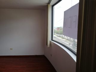 La Concepción, Oficina en  Renta, 131m2, 4 Ambientes.