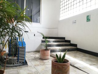 Gonzalez Suarez, Oficina en renta, 50 m2, 2 ambientes, 1 baño, 1 parqueadero