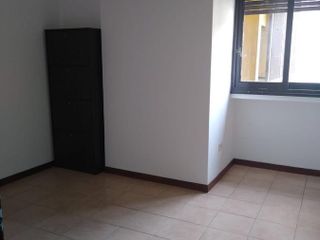 Departamento  -  VENTA -3 ambientes - balcón - Castelar - Céntrico - lavadero  - 2 dormitorios -