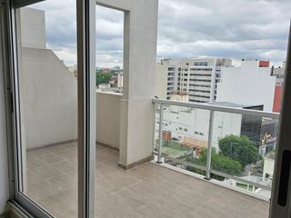 Dpto 2 amb, Piso 8°A, 47,02 m2 total, c/ balcón aterrazado al fte, Liniers