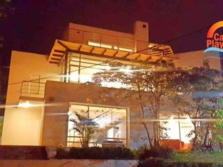 Foto 1 de ALQUILO MODERNA CASA CON PISCINA EN PLAYAS, SECTOR HUMBOLDT, PARA 14 PERSONAS