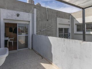 PH - 3 ambientes - Venta - por escalera - Liniers - Terraza - Balcón  - Sin expensas