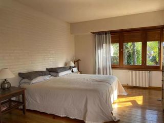 Casa en venta - 3 Dormitorios 3 Baños - Cochera - 800Mts2 - Mar del Plata