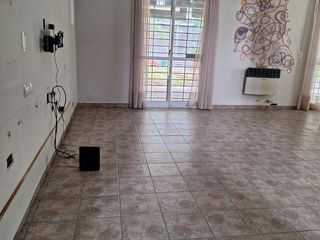 Casa en  Entre Rios  al 4700 - Alquiler - 4 Dormitorios
