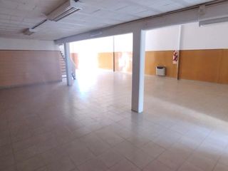 REBAJADO DE VALOR -  VENDO Gran Local Comercial / Salón Usos Mult. 310 m2 cub. - Marcos Paz Centro