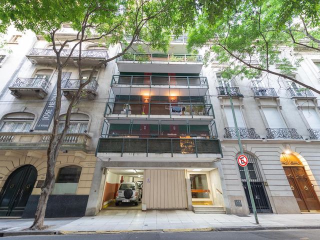 Venta Departamento 5 dormitorios, cochera, terraza, balcón Recoleta