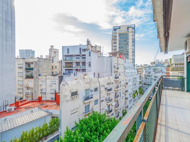 Venta Departamento 5 dormitorios, cochera, terraza, balcón Recoleta