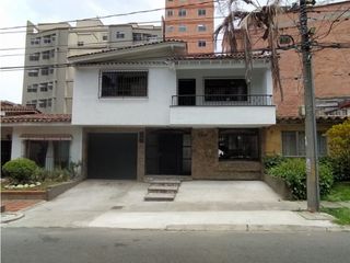 Casa Unifamiliar ubicación apetecida Laureles APTAvivir/construirVENTA