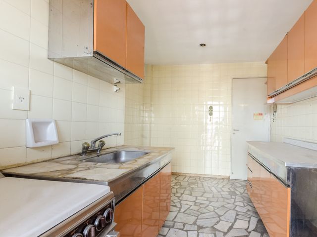 AMPLIO 4 AMBIENTES 70M2 EXCELENTE UBI. ACEPTA PERM