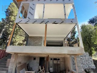 Casa  a Estrenar en barrio cerrado ALTOS DE QUINCHAHUALA- San Carlos De Bariloche