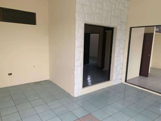 Foto 5 de Venta casa Residencial o Comercial, Urdesa Av. las Aguas (J.Luna)