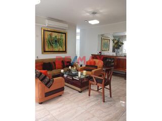 Foto 1 de Vendo Dpto. Flat Remodelado Primer Piso Urb. El Golf Con Cochera.Área 125 M2