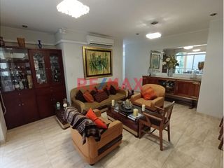 Foto 8 de Vendo Dpto. Flat Remodelado Primer Piso Urb. El Golf Con Cochera.Área 125 M2