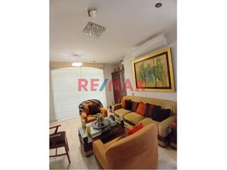 Foto 10 de Vendo Dpto. Flat Remodelado Primer Piso Urb. El Golf Con Cochera.Área 125 M2