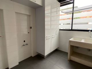 Foto 5 de apartamento en arriendo/venta en los rosales. Cod A8408353