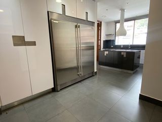 Foto 3 de apartamento en arriendo/venta en los rosales. Cod A8408353