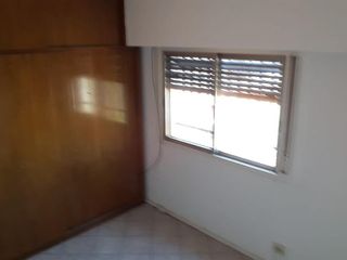 Dúplex en venta - 5 Dormitorios 2 Baños - 181Mts2 - Villa Maipú